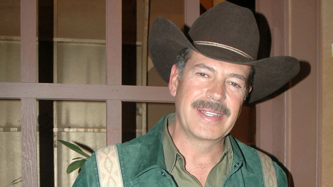 Sergio Goyri volverá como villano para hacerle la vida imposible a Yadhira Carrillo en Los hilos del pasado