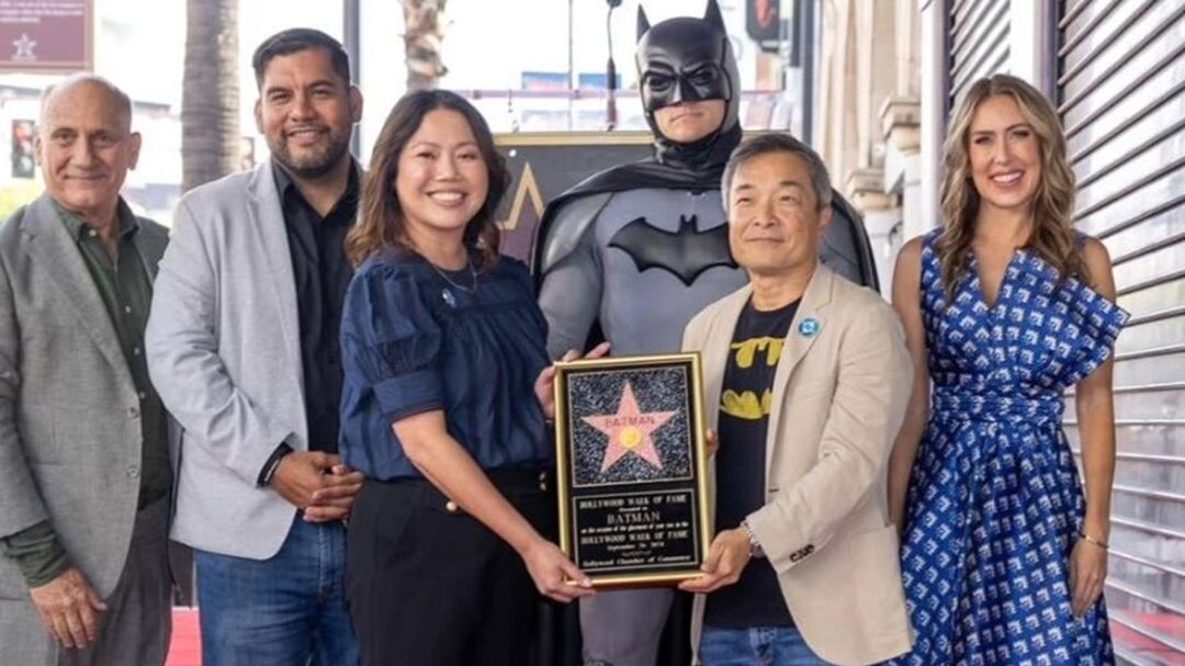 Batman Paseo de la Fama Hollywood: Así fue la ceremonia en que le dieron su estrella