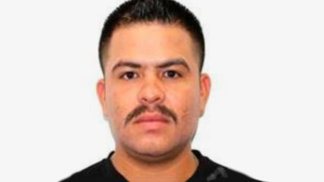 Ficha roja por "el Chueco"