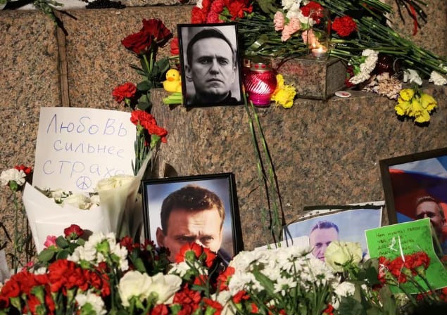 Rusos reaccionan a la muerte de Alexéi Navalny