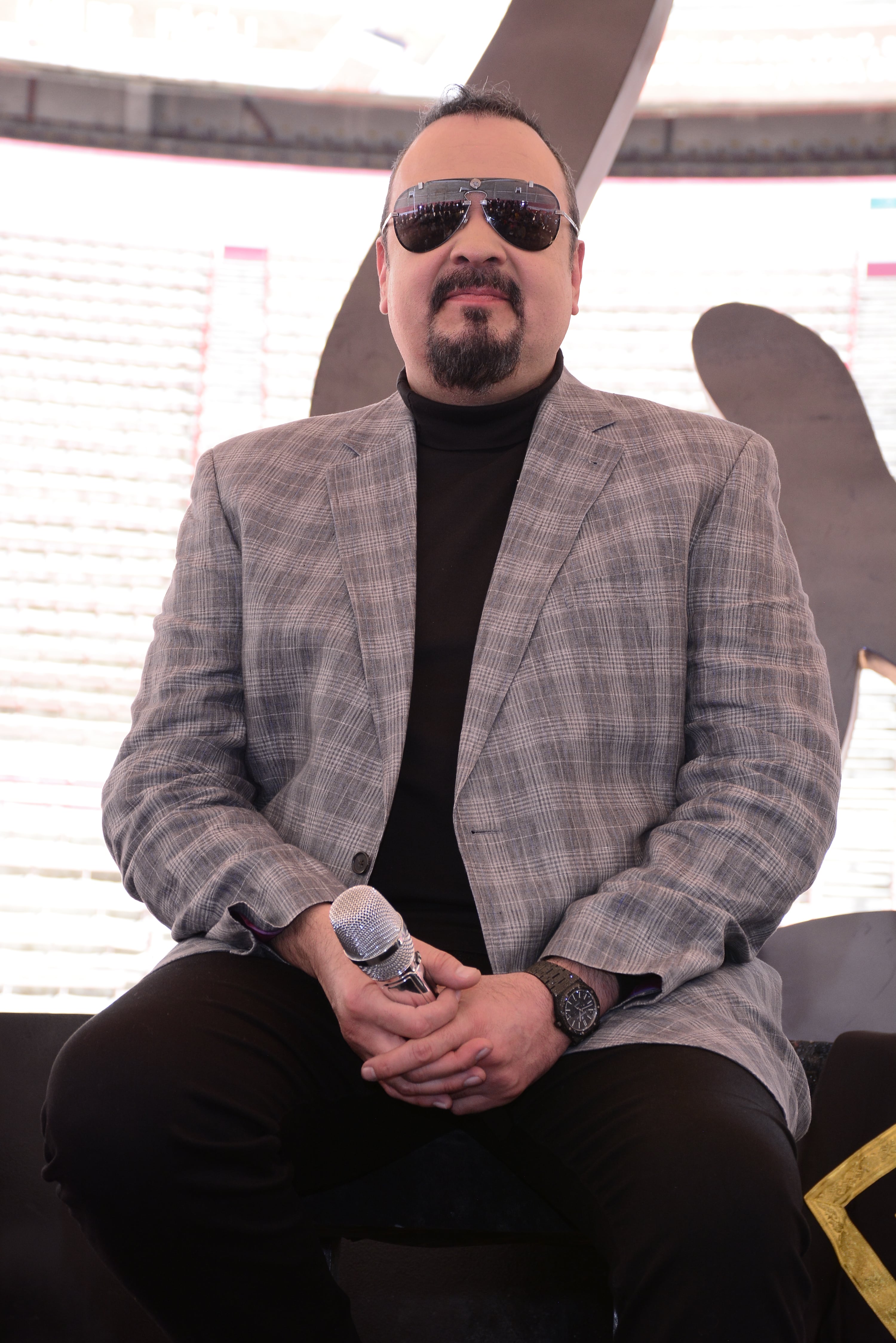 Pepe Aguilar, cantante.