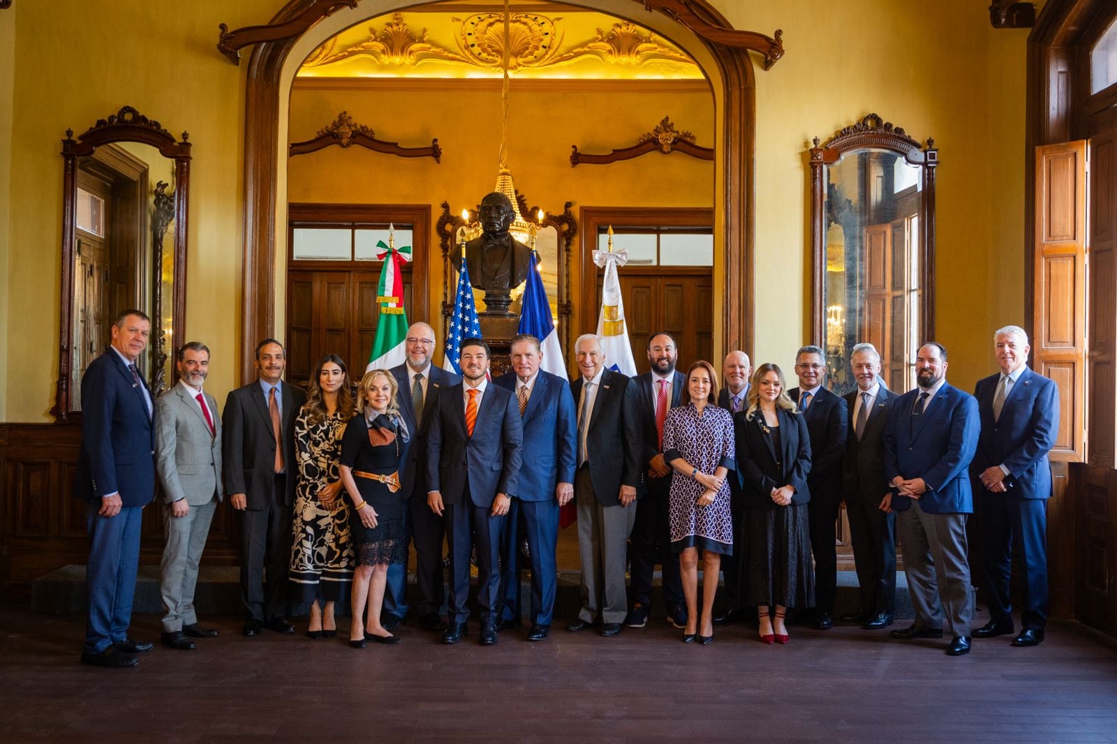 Samuel García fortalece lazos con Texas