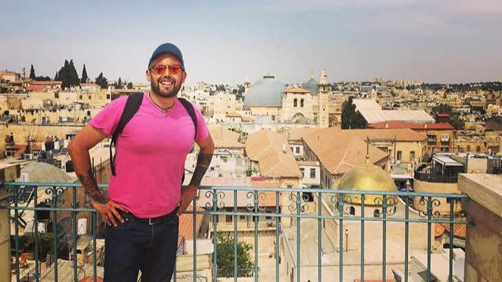 Mauricio Clark presenta a su novia