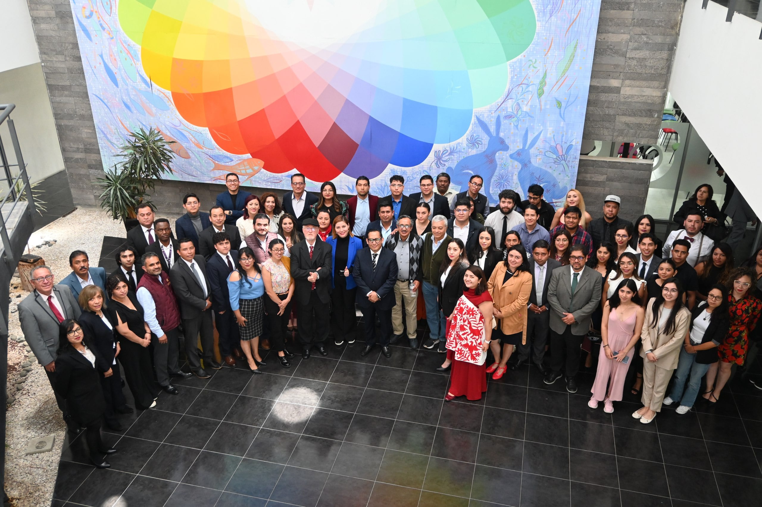 Julio Menchaca invierte en becas para el Citnova de Hidalgo