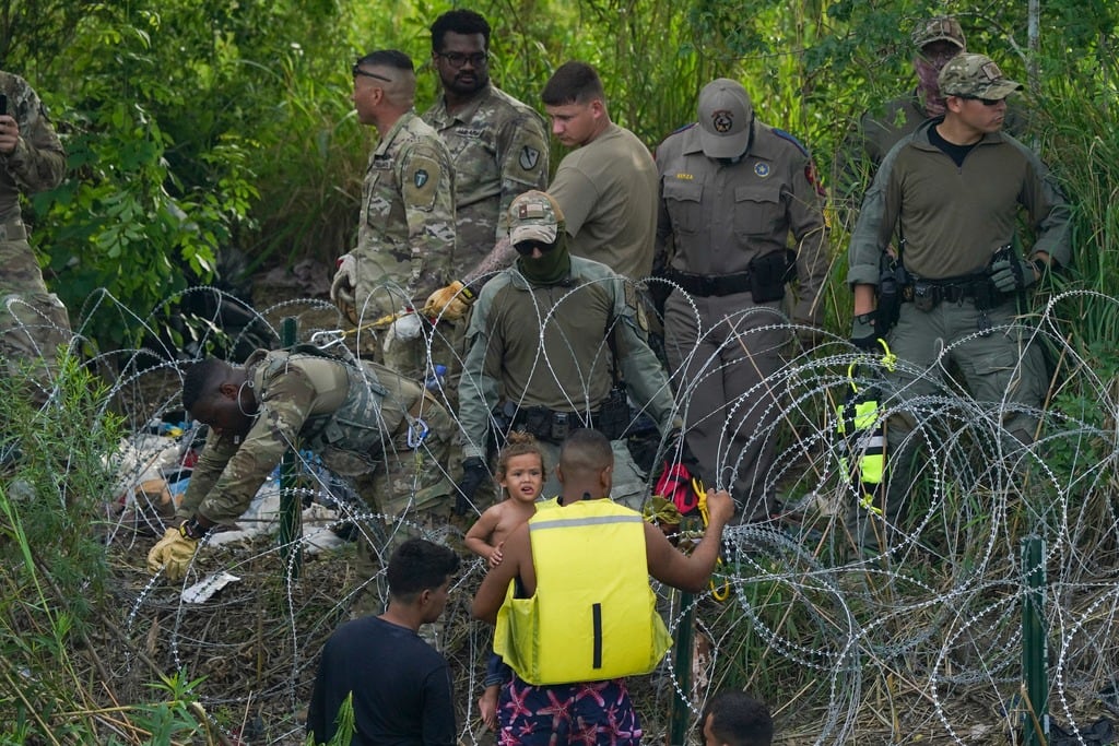 Cientos de migrantes en espera de asilo en Estados Unidos