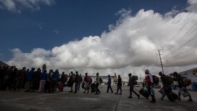 Migrantes albergue El Barretal