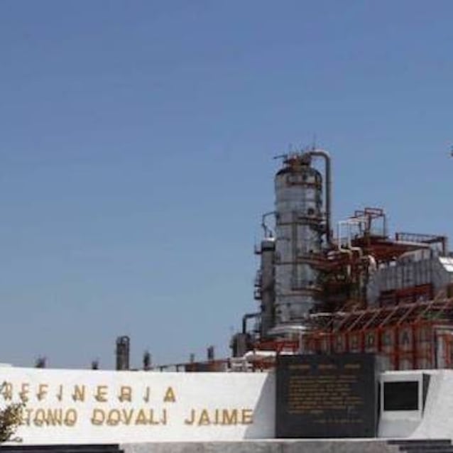Pemex responde tras nueva fuga de combustóleo en la refinería de Salina Cruz