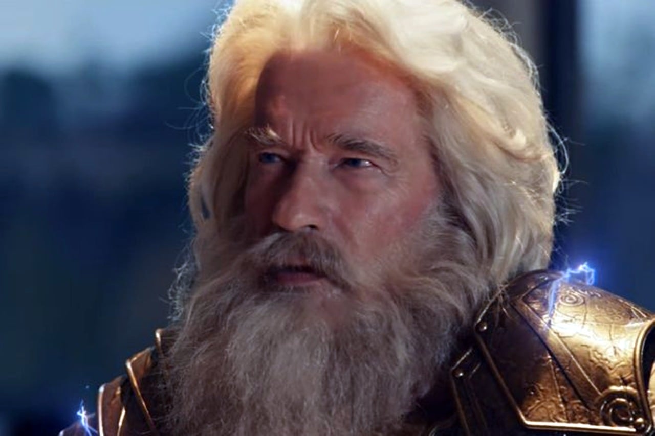 Arnold Schwarzenegger como 'Zeus'
