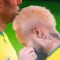 VIDEO: Captan a Neymar inhalando extraña sustancia en pleno partido de Qatar 2022