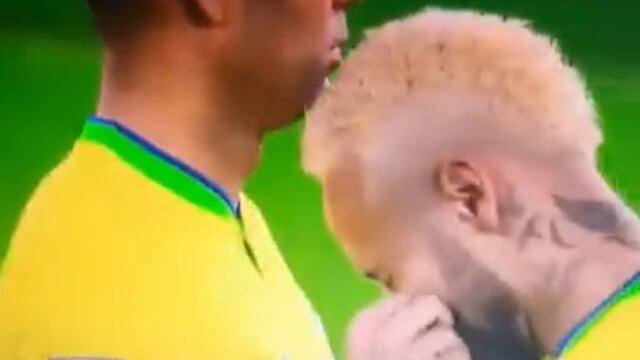 Neymar inhaló una sustancia extraña de la mano de Casemiro.