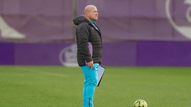 Enrique Alfaro pasó de la política y gobernar el Estado de Jalisco a ser auxiliar técnico de Valladolid en España