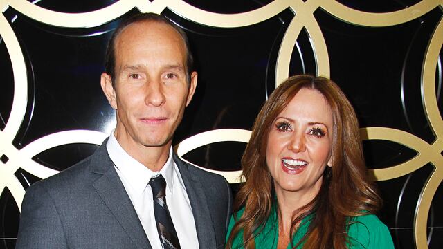 Andrea Legarreta festeja cumpleaños de Erik Rubín