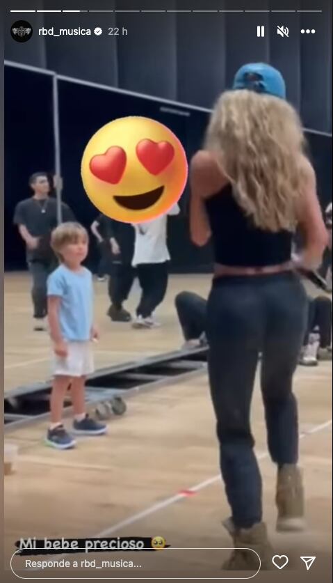 Hijo de Anahí está atento al ensayo de RBD
