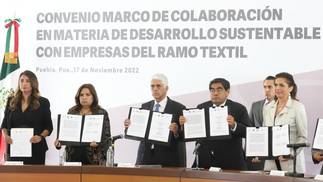 Miguel Barbosa y el sector textil firman convenio para desarrollo sustentable