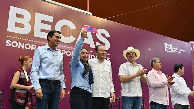 Alfonso Durazo impulsa becas universales para estudiantes en Sonora.