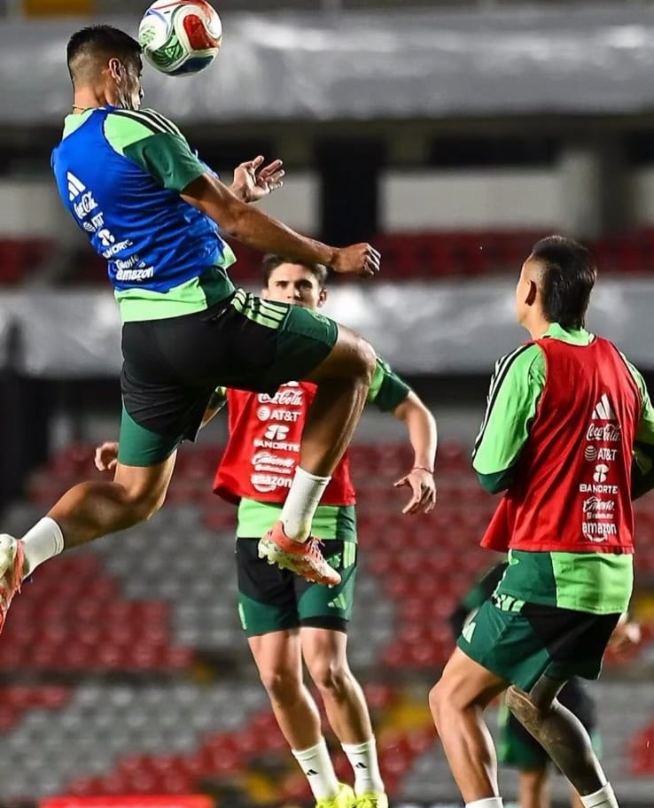 “Memote” Martínez ofrece un perfil físico del que carece el resto de los atacantes mexicanos