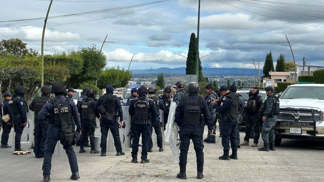 Detienen a 92 policías en Comitán, Chiapas por vínculos con el narcotráfico