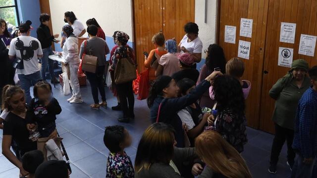 Entregan pelucas oncológicas a mujeres de Coyoacán