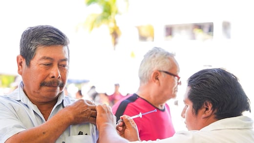 Quintana Roo alcanza el primer lugar nacional en vacunación y supera la meta programada
