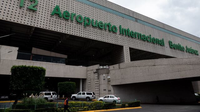 Reportan fallos en el sistema de migración en la T2 del AICM