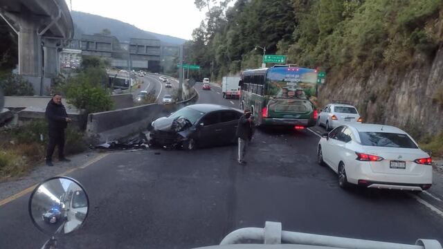 Choque en autopista México-Toluca deja un hombre muerto