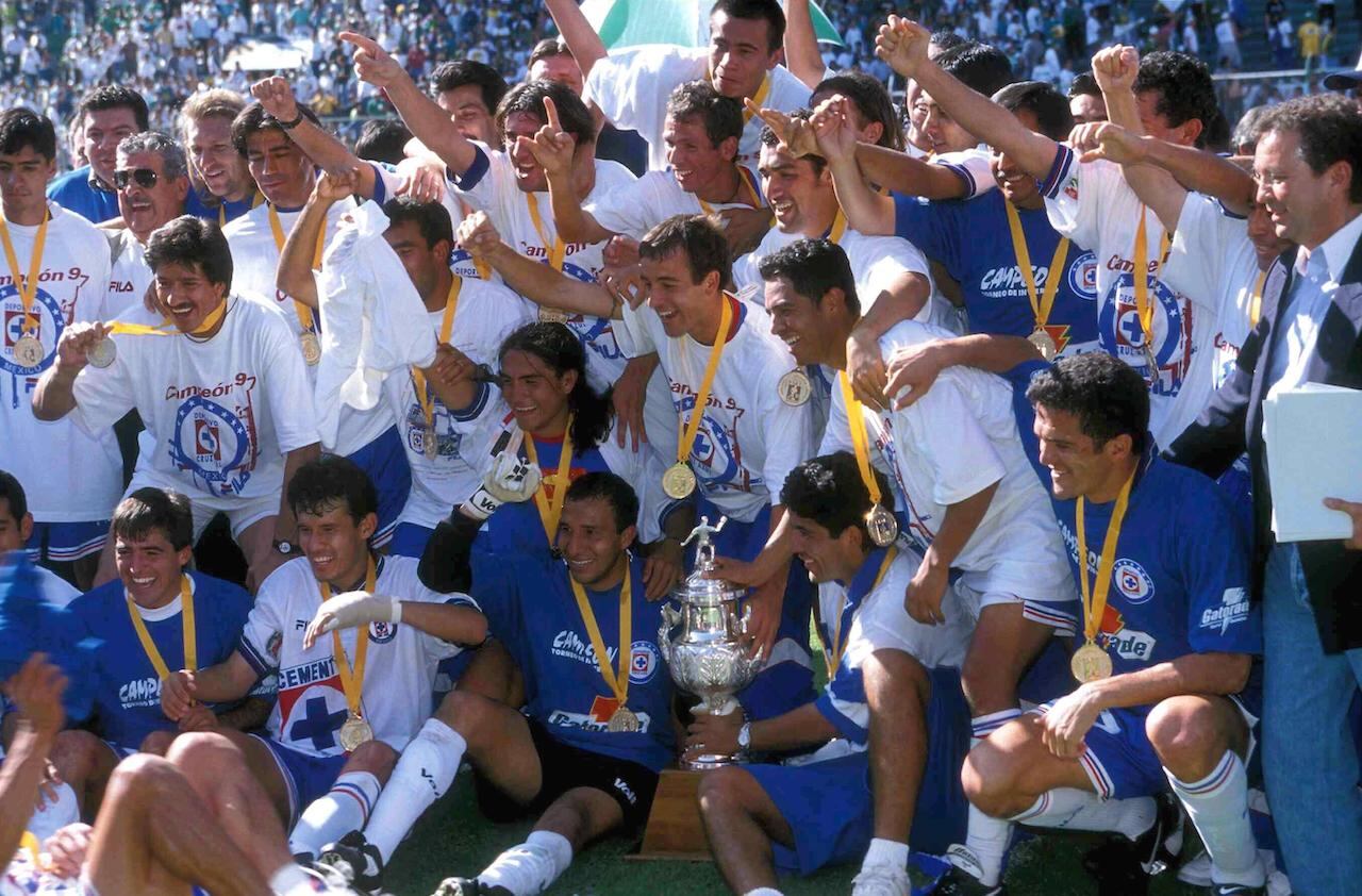Tena fue el técnico del último Cruz Azul campeón de Liga