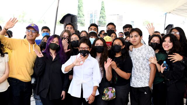 Rectora de la BUAP reconoce trabajo en  el Bachillerato Internacional 5 de Mayo