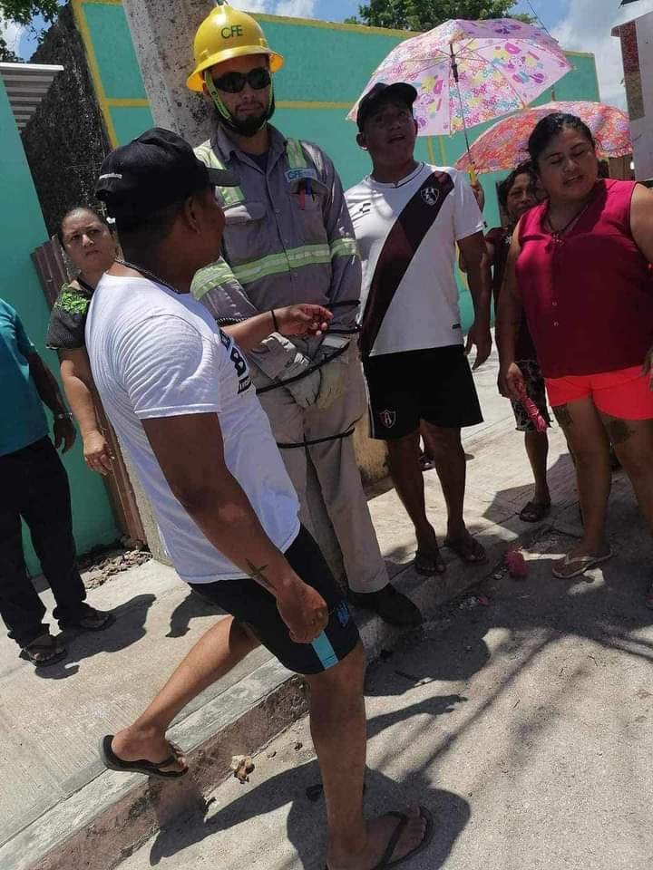 Fue suspendido el trabajador de la CFE amarrado a poste de luz en Yucatán