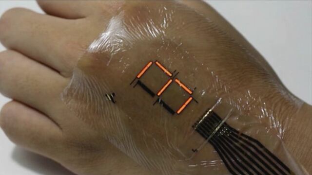El tatuaje electrónico desarrollado por científicos de la Universidad de Tokio.