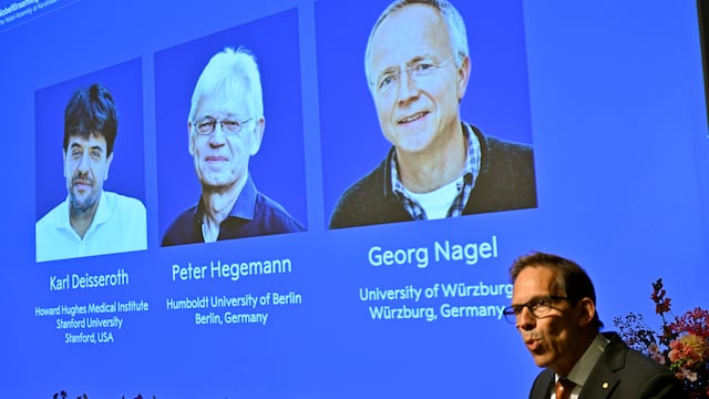 Karl Deisseroth, Peter Hegemann y Georg Nagel ganan el Premio Nobel de Medicina 2026