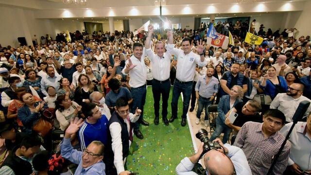 Mario Riestra Piña se registra ante el IEE