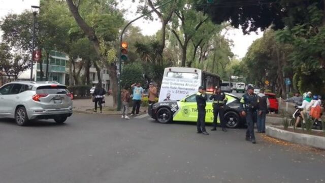 Bloqueo en colonia Roma Norte genera caos vial