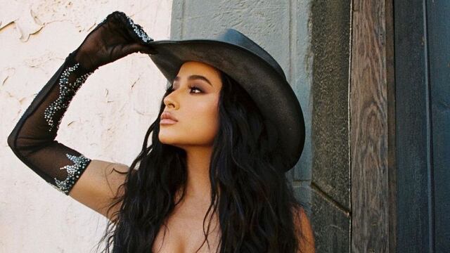 ¿Becky G prepara nuevo video para ‘Mamiii’?