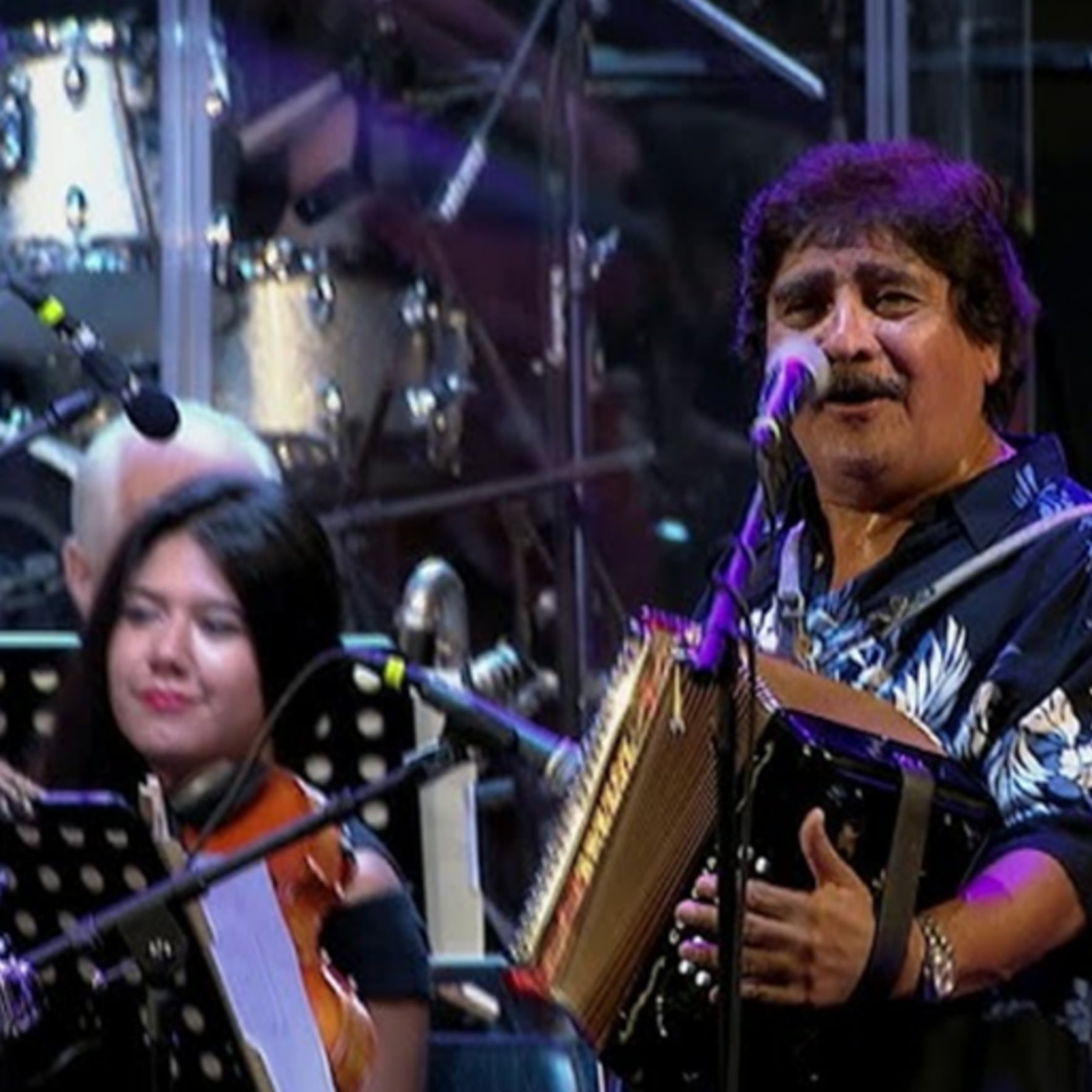 Roqueros, cumbieros, banderos, tropicaleros y mariachis sinfónicos: inutilidad y desperdicio (también con la 4T)