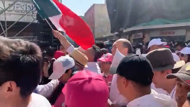 Alejandro Moreno en marcha por el INE