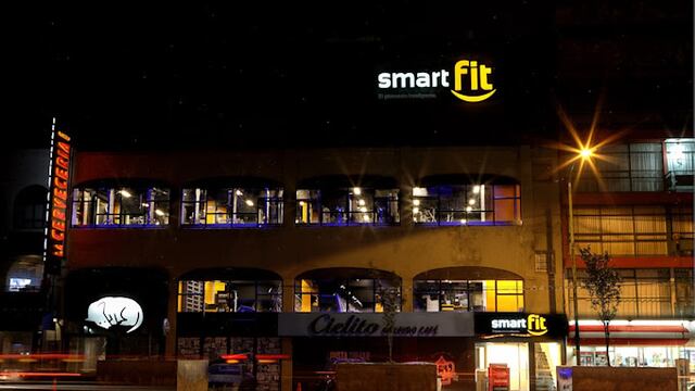 Denuncian robo en Smart Fit Universidad