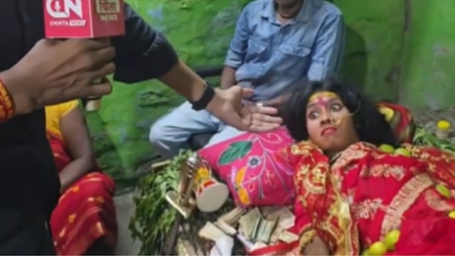 Joven supuestamente poseída por la diosa Maa Kali
