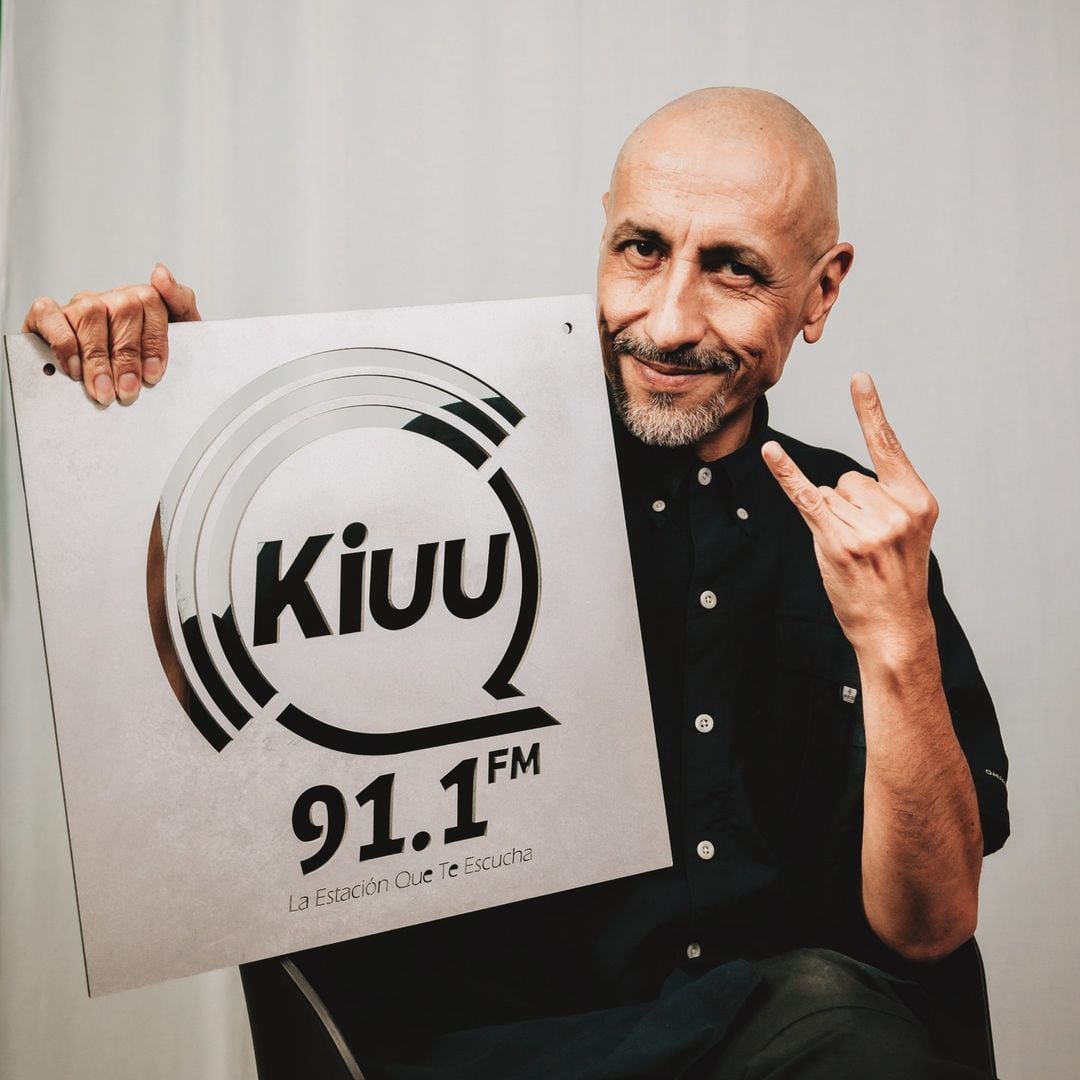 Héctor Becerra, locutor en RockShow.