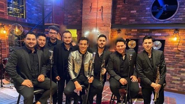 Banda MS junto a Carlos Rivera