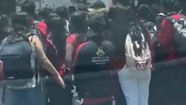 Delfina Gómez es ovacionada por alumnos de Texcoco