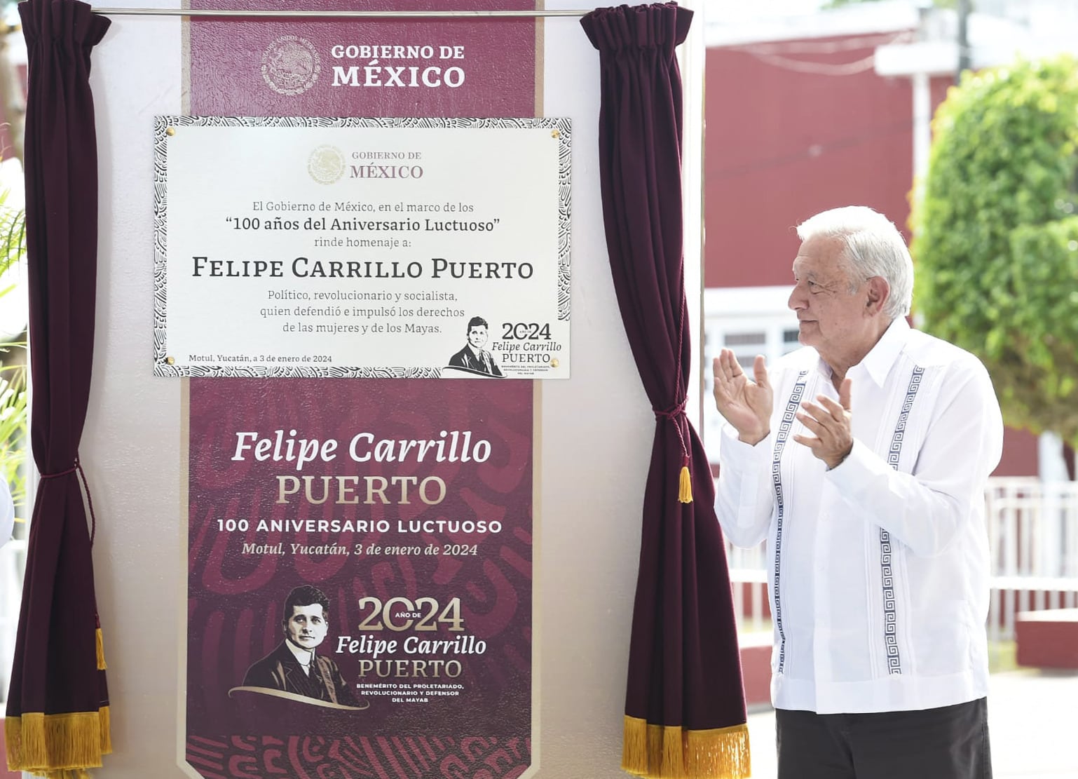 AMLO devela placa de aniversario luctuoso de Felipe Carrillo Puerto