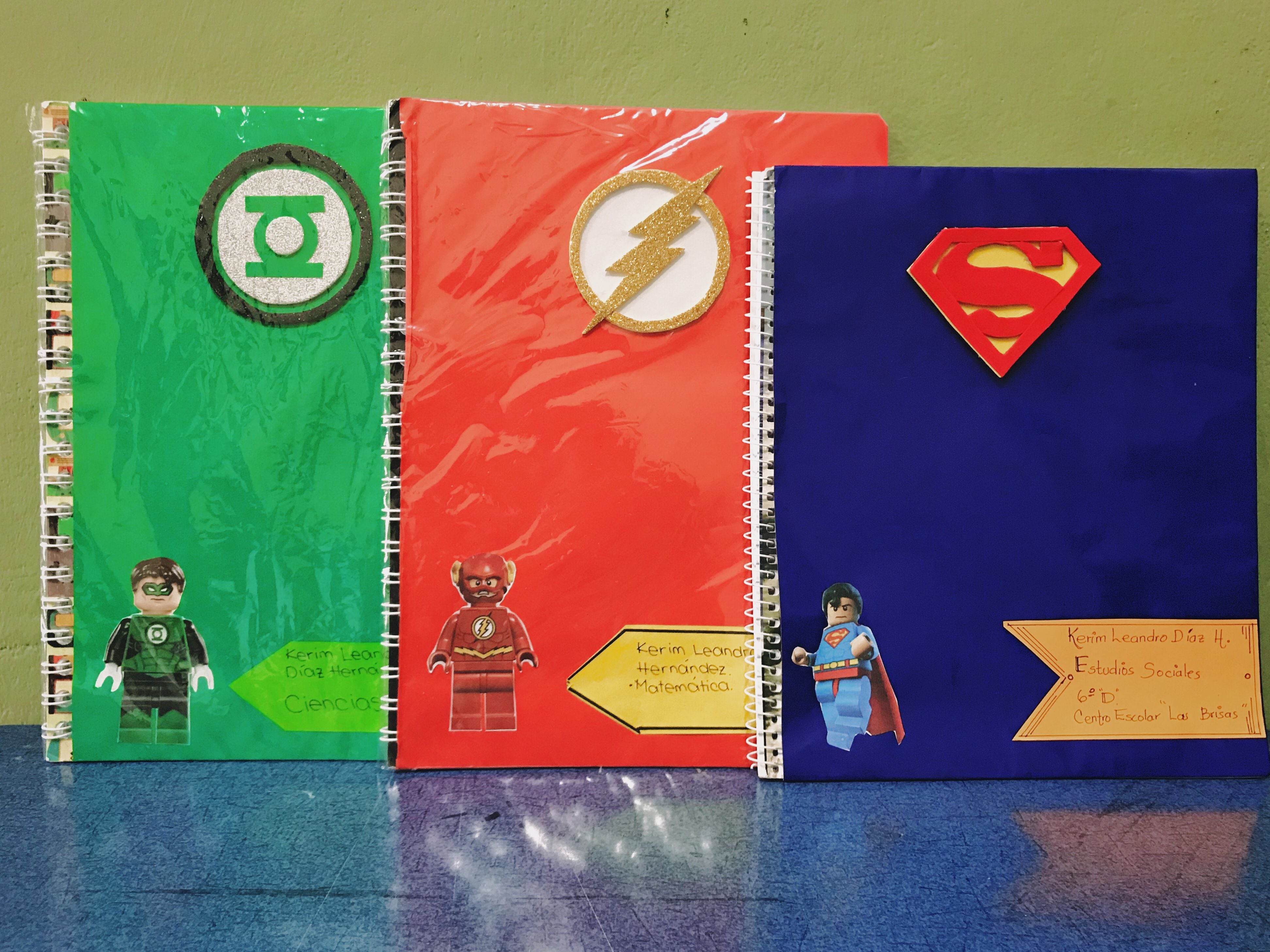 Forro de libreta con temática de personajes