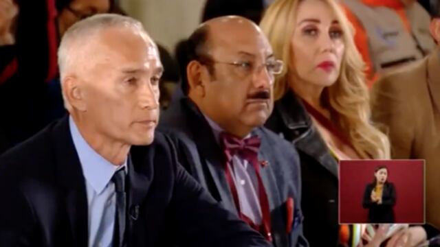 Jorge Ramos que como bien se pronosticó llegó a la conferencia mañanera a hacer “show” y a fungir de protagonista porque él “sí sabe cómo atacar siendo incómodo”