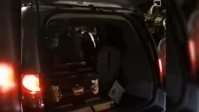 Reciben con porras cuerpo de una joven fallecida en la México-Cuernavaca