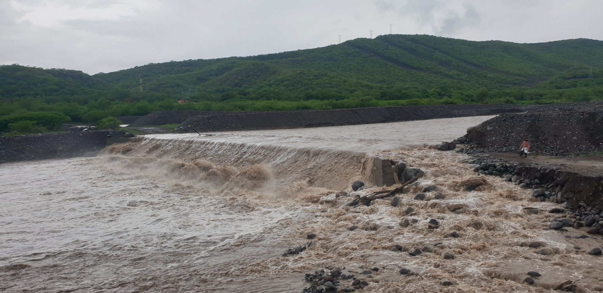 Desborde en Colima