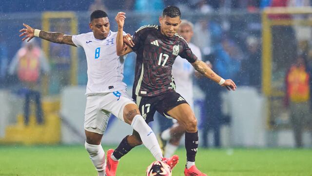 Orbelín Pineda en el México vs Honduras.