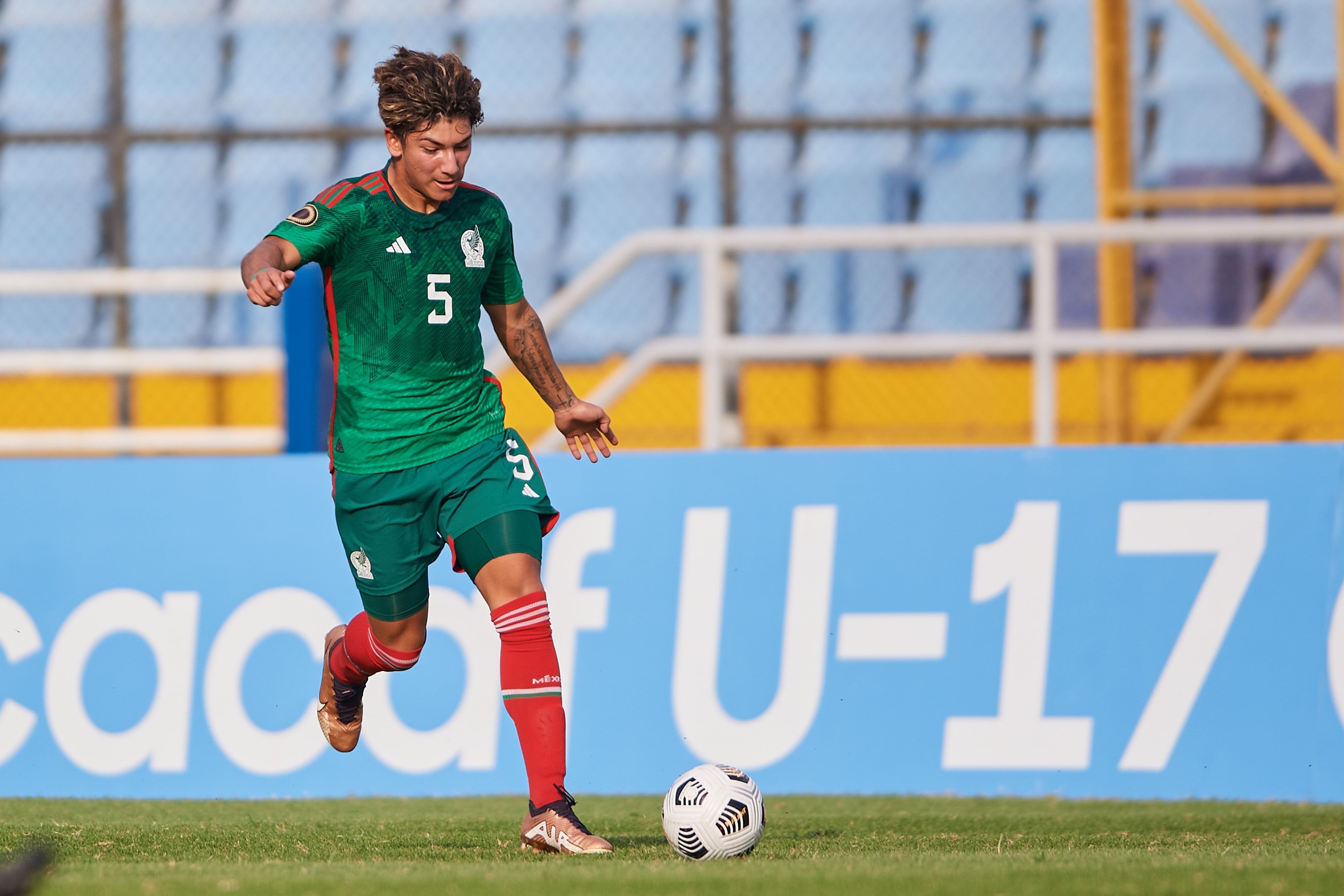 Javen Romero, en un partido de la Selección Mexicana.