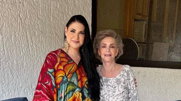 Alejandra Ávalos se reúne con doña Cuquita y la acusan de hacerse publicidad