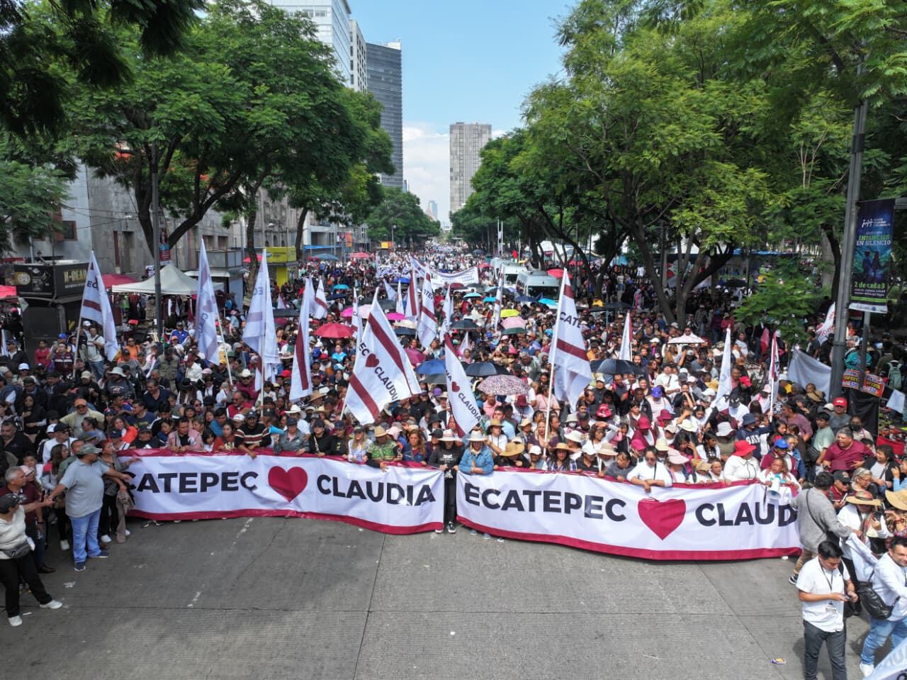 Más de 4 mil ecatepenses mostraron su apoyo a Claudia Sheinbaum en el Zócalo de la CDMX