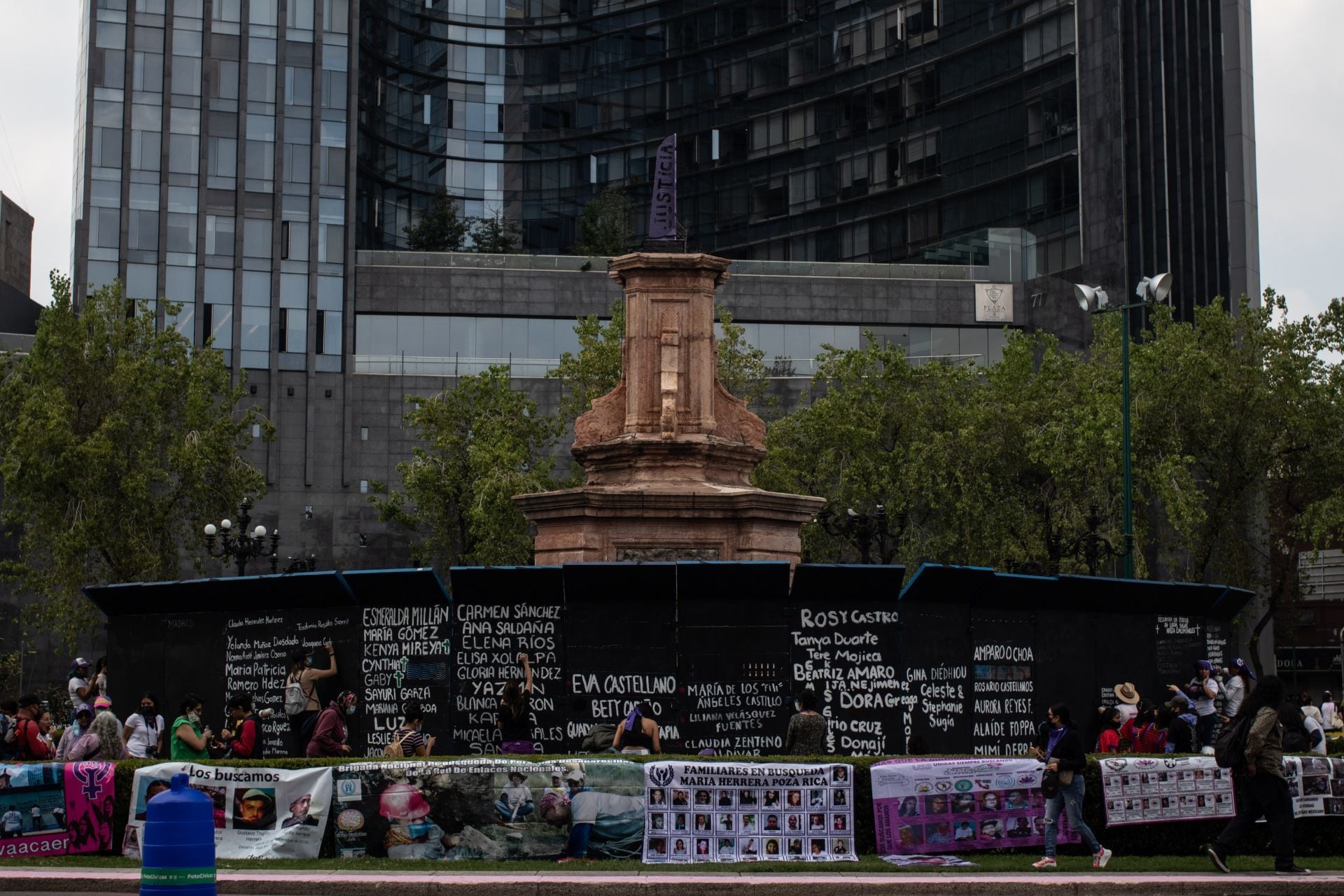Glorieta sobre Paseo de la Reforma